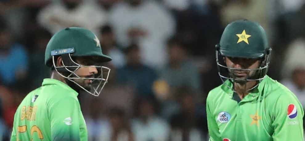 babar azam hits century in 26 balls, shoaib malik hits 6 sixes in an over
