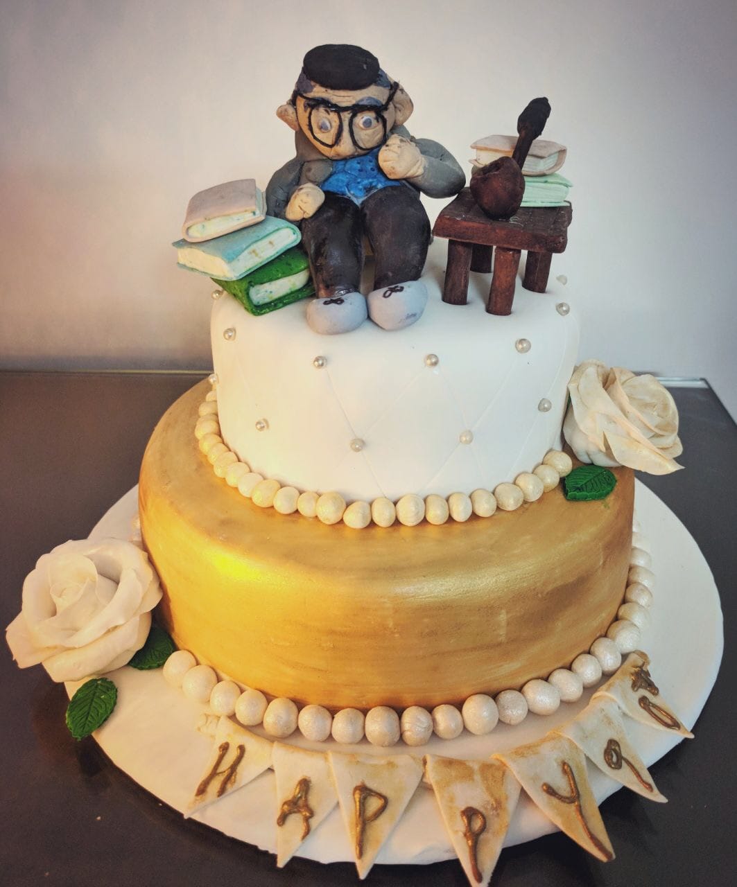 sushmita sen likes this cake