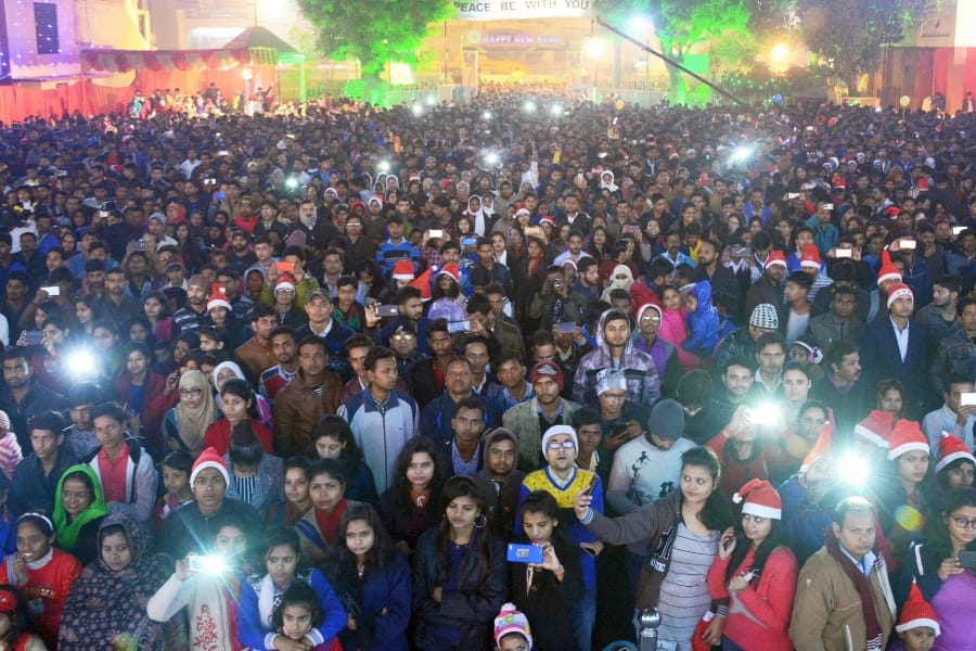 people pray on christmas in lucknow.