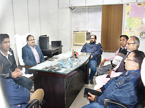 DM, SP reached Mandi and inquired from the secretary
