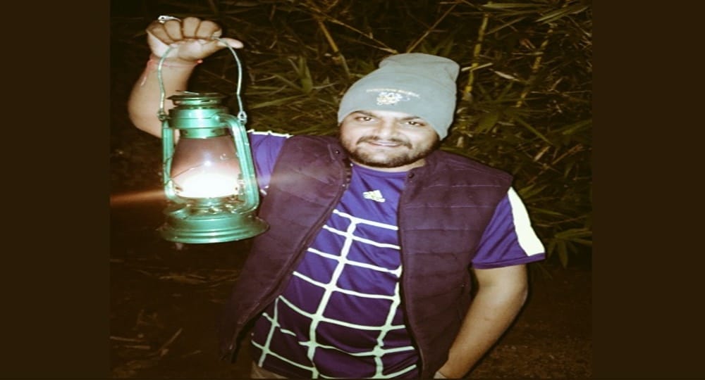 Hardik Patel lights lantern in gujarat Tejashwi Yadav retweets hardik tweet