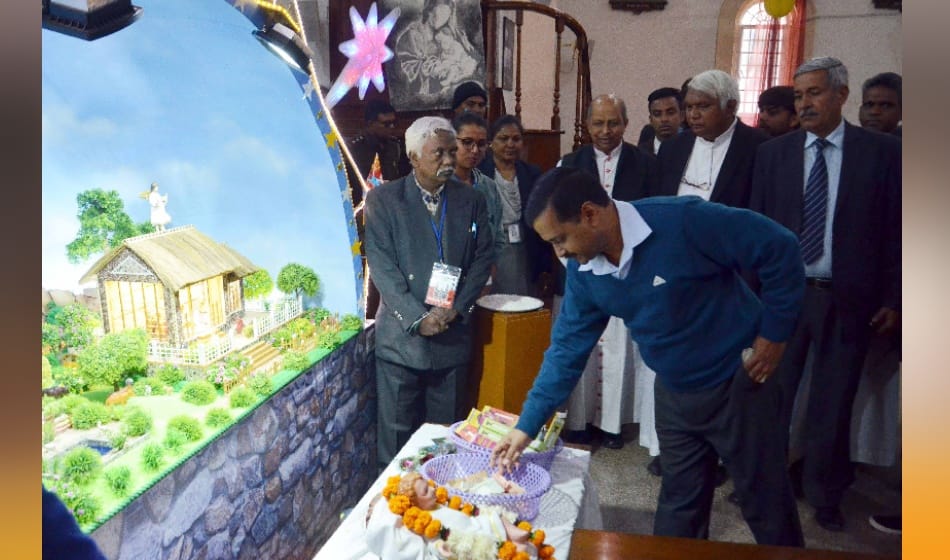 manish sisodia tweeted for not inviting kejriwal in magenta line inauguration