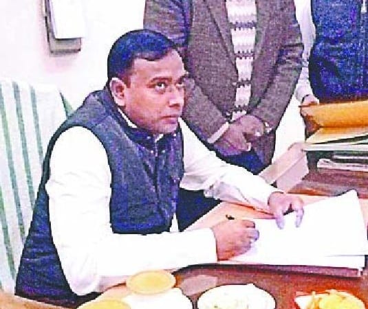New DM Rishirendra took charge in Baghpat