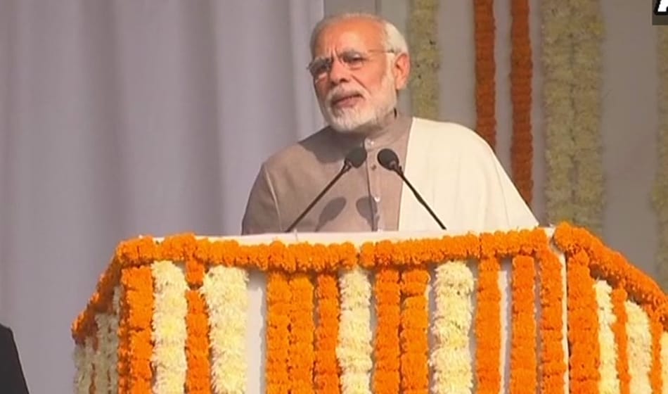 live updates of Pm modi flags off magenta metro line, now travel noida to kalkaji in 19 minutes