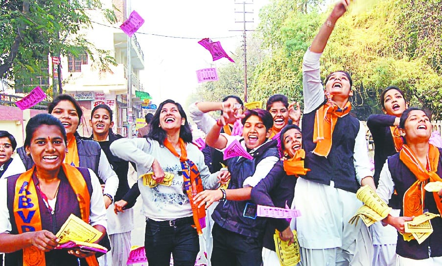 sheed mangal paandey me abvp ne jeete pad