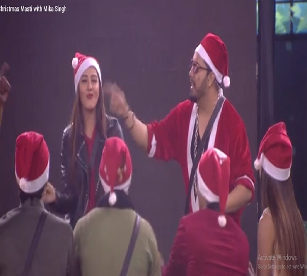 mika singh gifts to shilpa on christmas in bigg boss 11