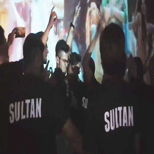 Salman Khan fan gets angry when pvr plays Fukrey returns instead of Tiger Zinda Hai