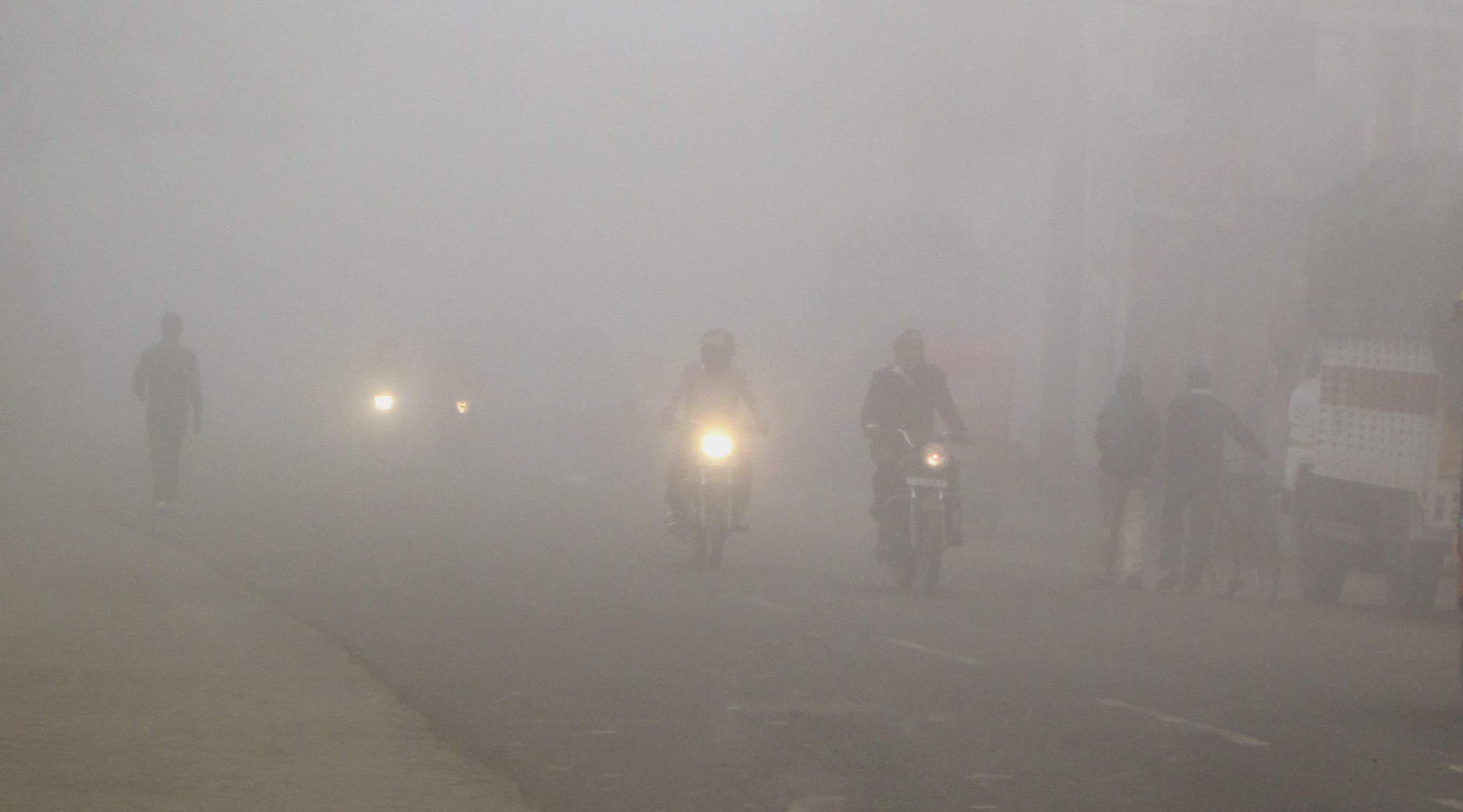 temprature fallen four degree in a day cold and fogg creat problems for people
