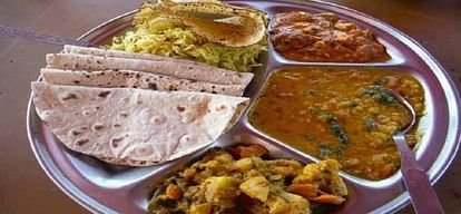 10 rupees plate four breads, rice, lentils and vegetables