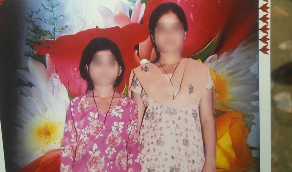 two sister found hanging from  a tree in barola noida in sector 49