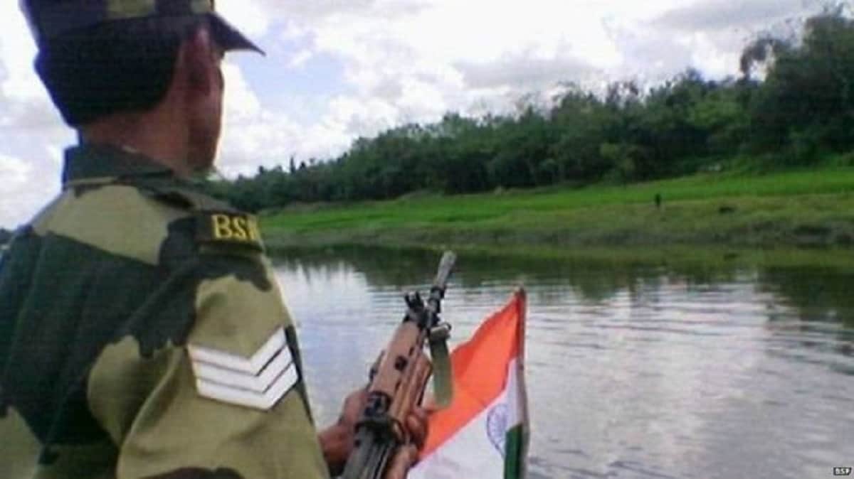 indian army, bsf jawan securing hussainiwala border by facing heatwaves