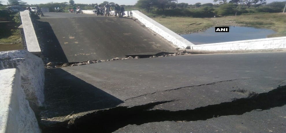 Madhya Pradesh: Bridge breaks into two pieces in Ramnagar
