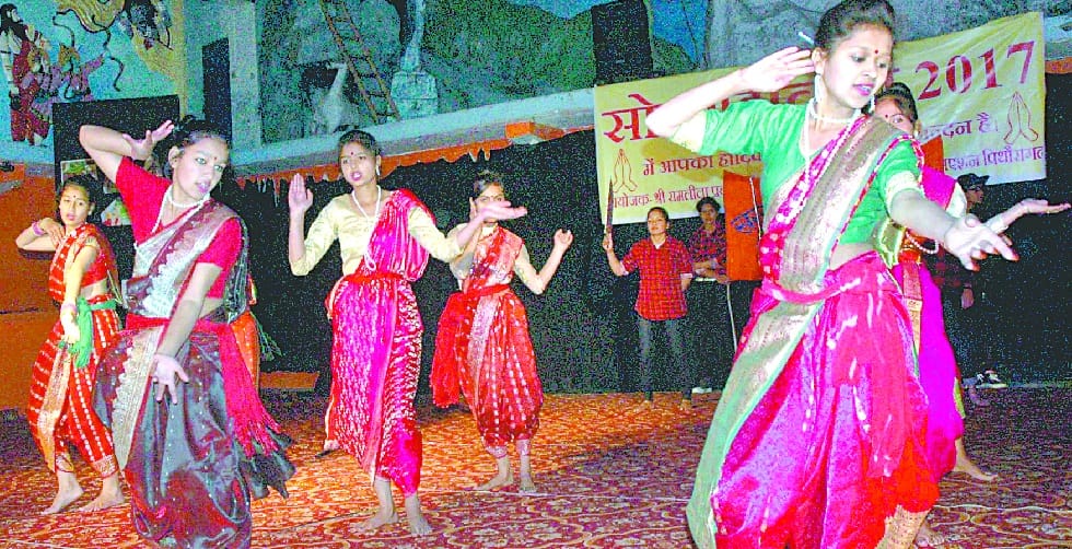 A lot of people throng at the events of the Sor Festival