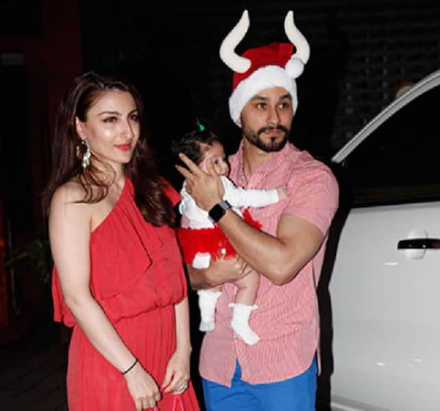 Soha Ali Khan and Kunal Khemu attented the Arpita Khan Christmas party with little Innaya 