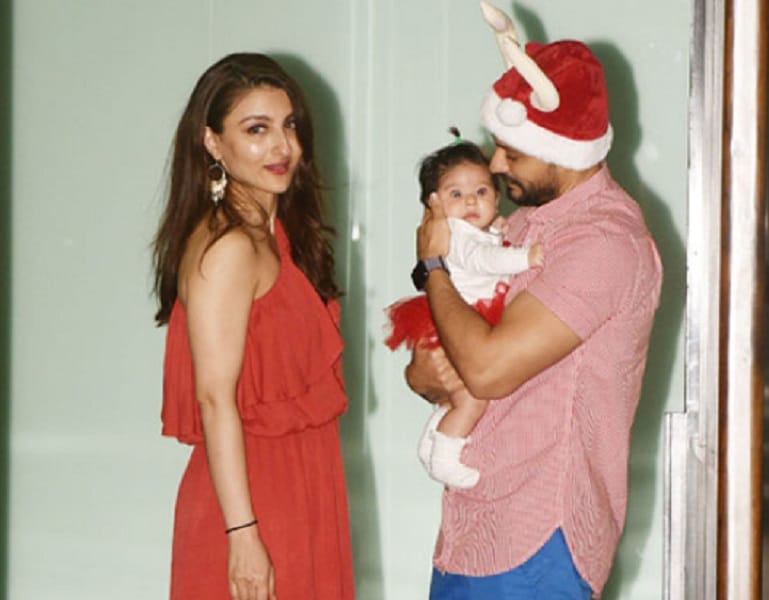 Soha Ali Khan and Kunal Khemu attented the Arpita Khan Christmas party with little Innaya 