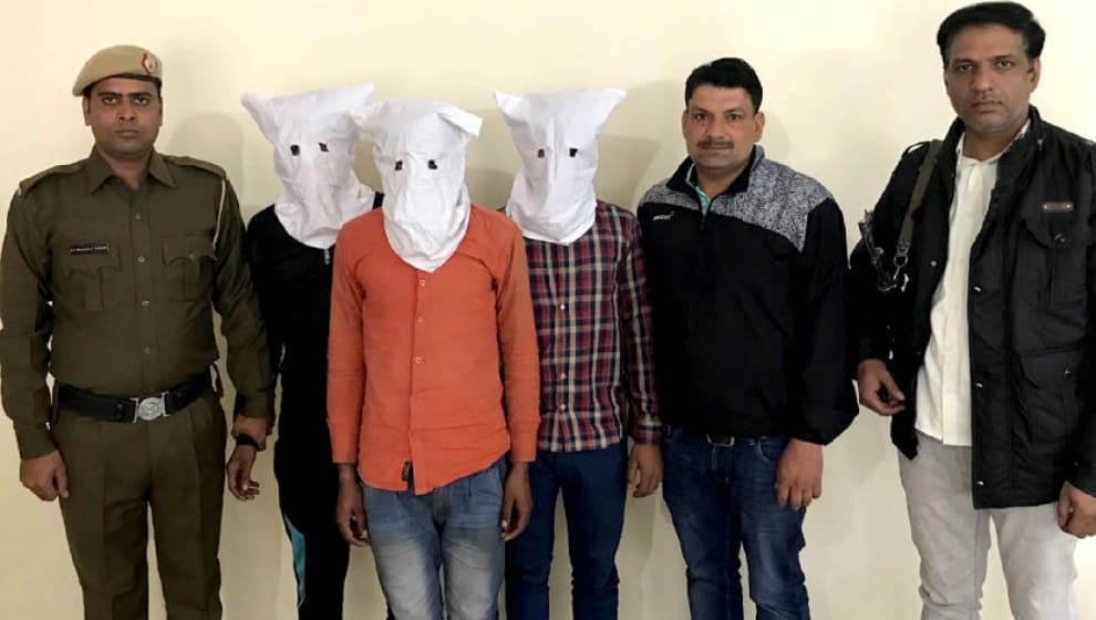 three men arrested in the case of loot