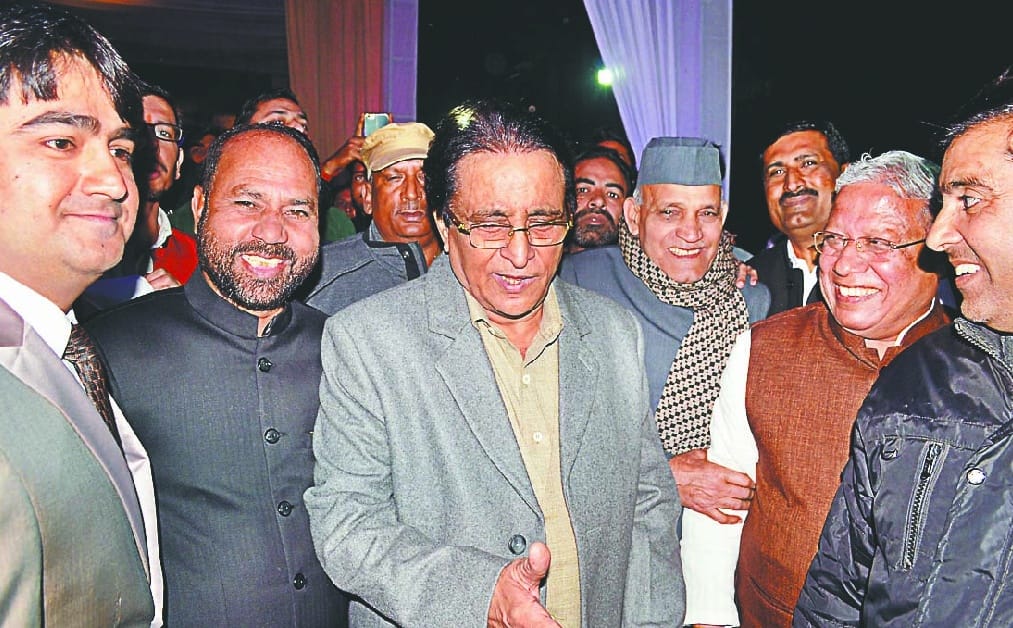 Do not walk with ax and gasoline: Ajam Khan