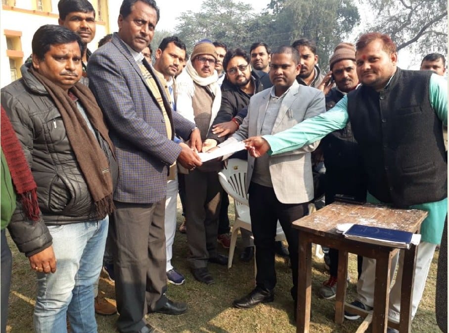 ड्यूटी नही कटी तो धरने पर बैठेंगे शिक्षक