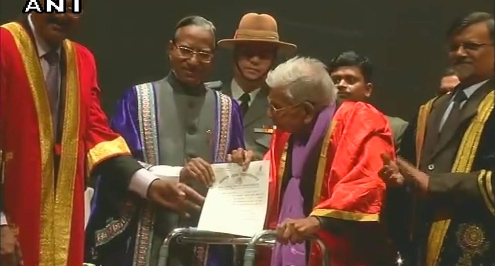 98 year old Rajkumar receives degree of MA in Economics from Patna Nalanda Open University