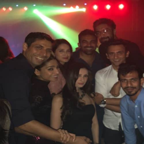 Sagarika Ghatge is enjoying with zaheer khan and his friends
