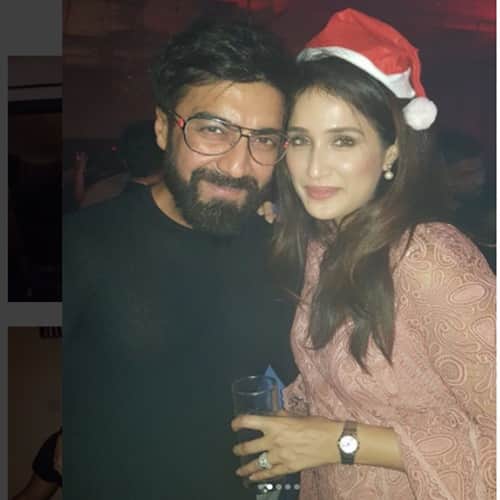 Sagarika Ghatge is enjoying with zaheer khan and his friends