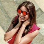 Newlywed Anushka Sharma gets warm welcome with flowers from her co-star shah rukh khan