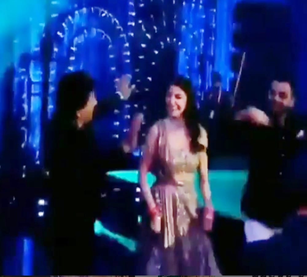 amitabh bachchan reached at virat and anushka mumbai reception