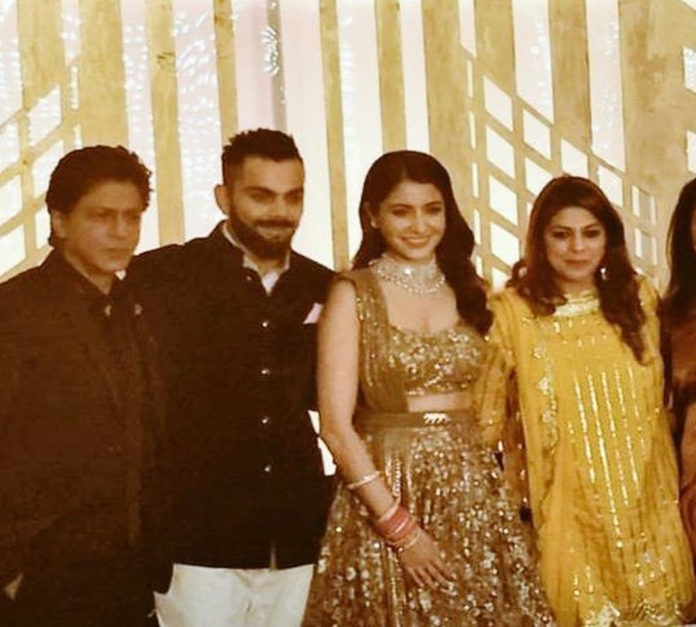 virat kohli and anushka sharma dance with shahrukh khan at mumbai reception