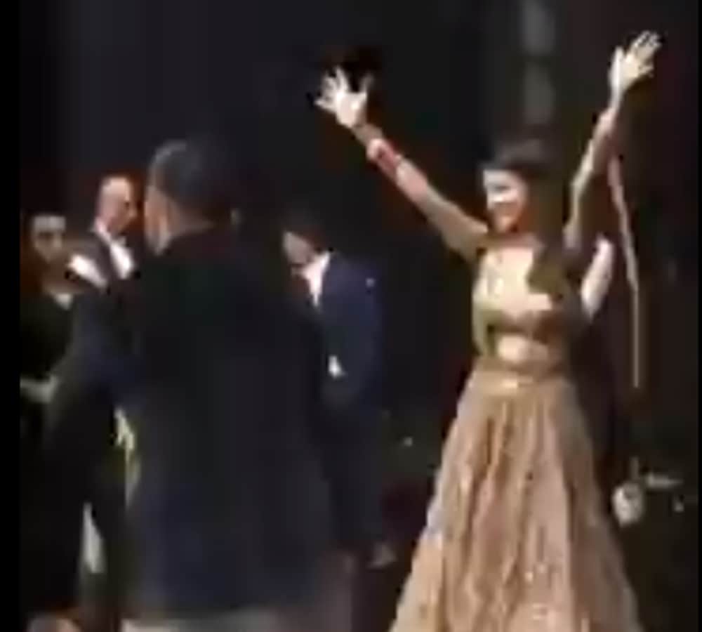 Anushka Sharma and Virat Kohli dance together at mumbai reception