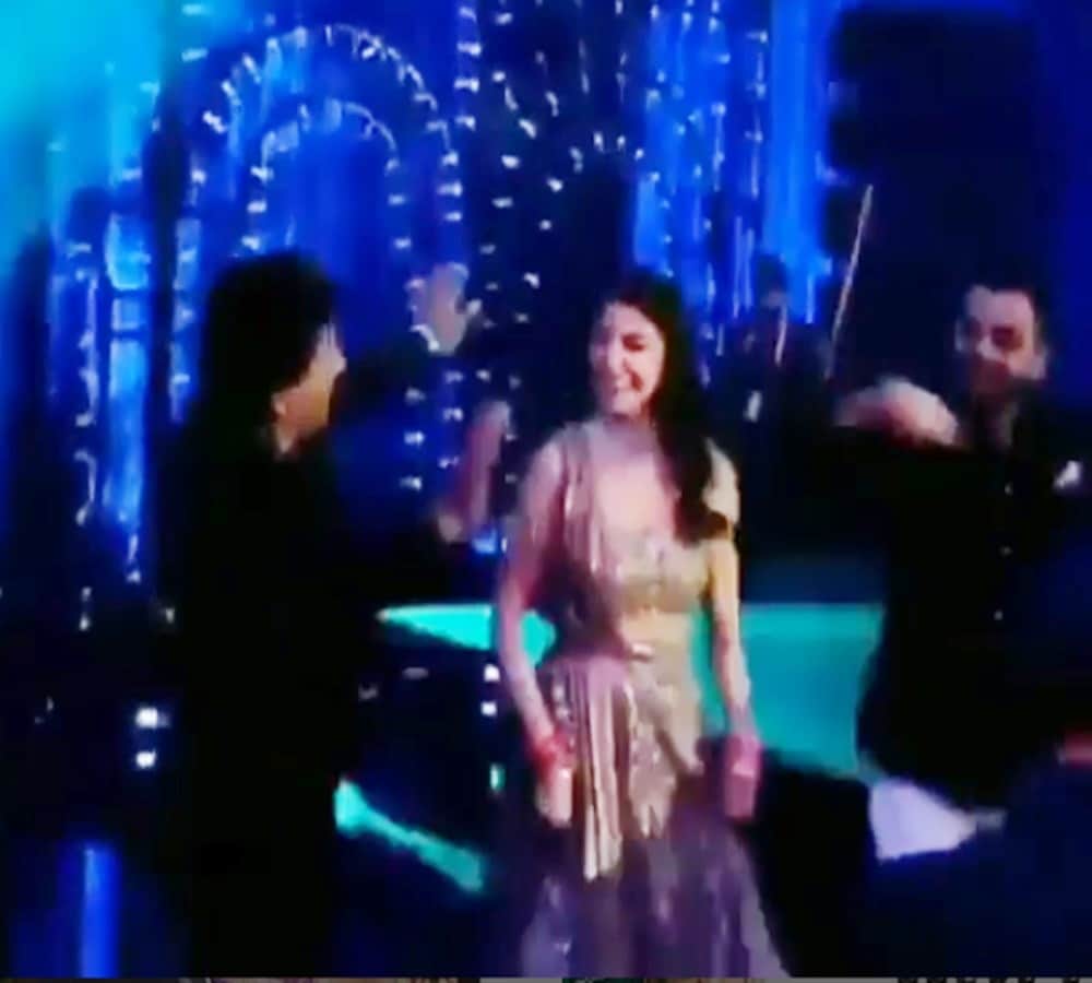 Anushka Sharma and Virat Kohli dance together at mumbai reception