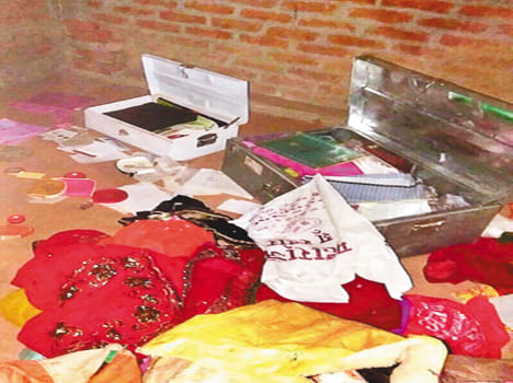 11 lakhs of stolen from two houses in BHALAMLA