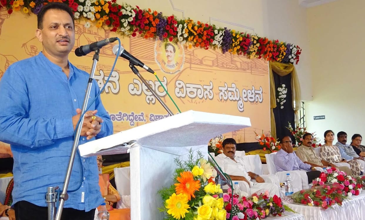 Union Minister Hegde denies with anti-Dalit remark