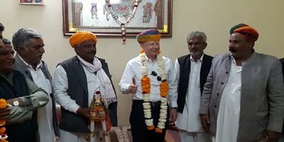 american ambassador overwhelmed after visiting baba ramdev temple in jaisalmer 