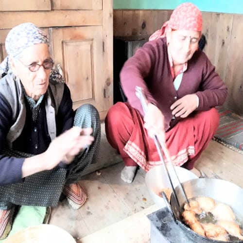 pics of the family of himachal new cm jairam thakur