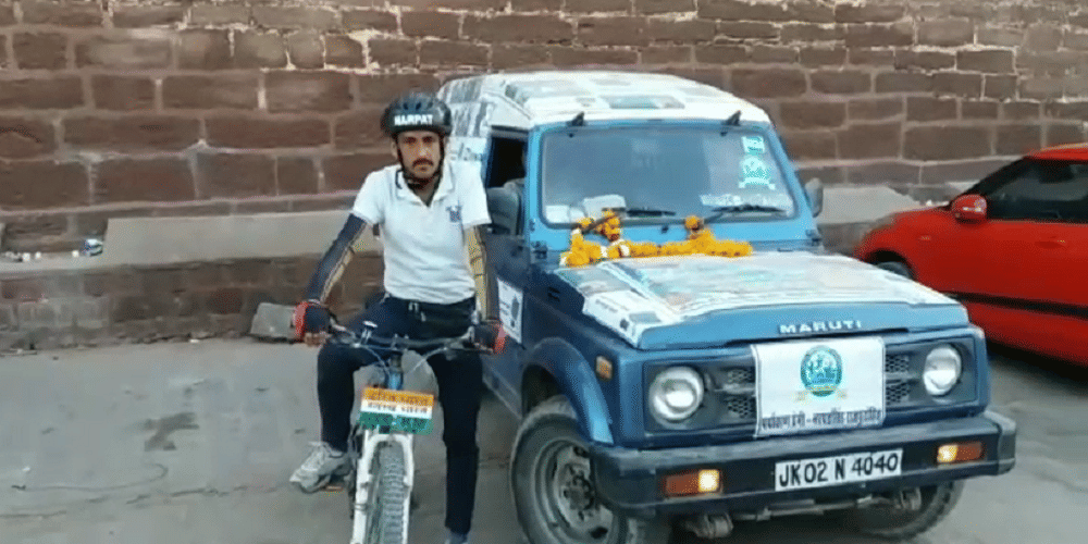 This person, who came out to visit India on a cycle, is sharing the seeds, know why