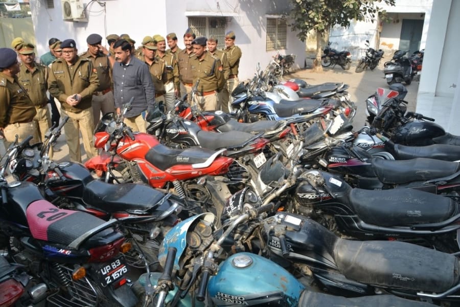 firozabad police arrested vehicle thieves 