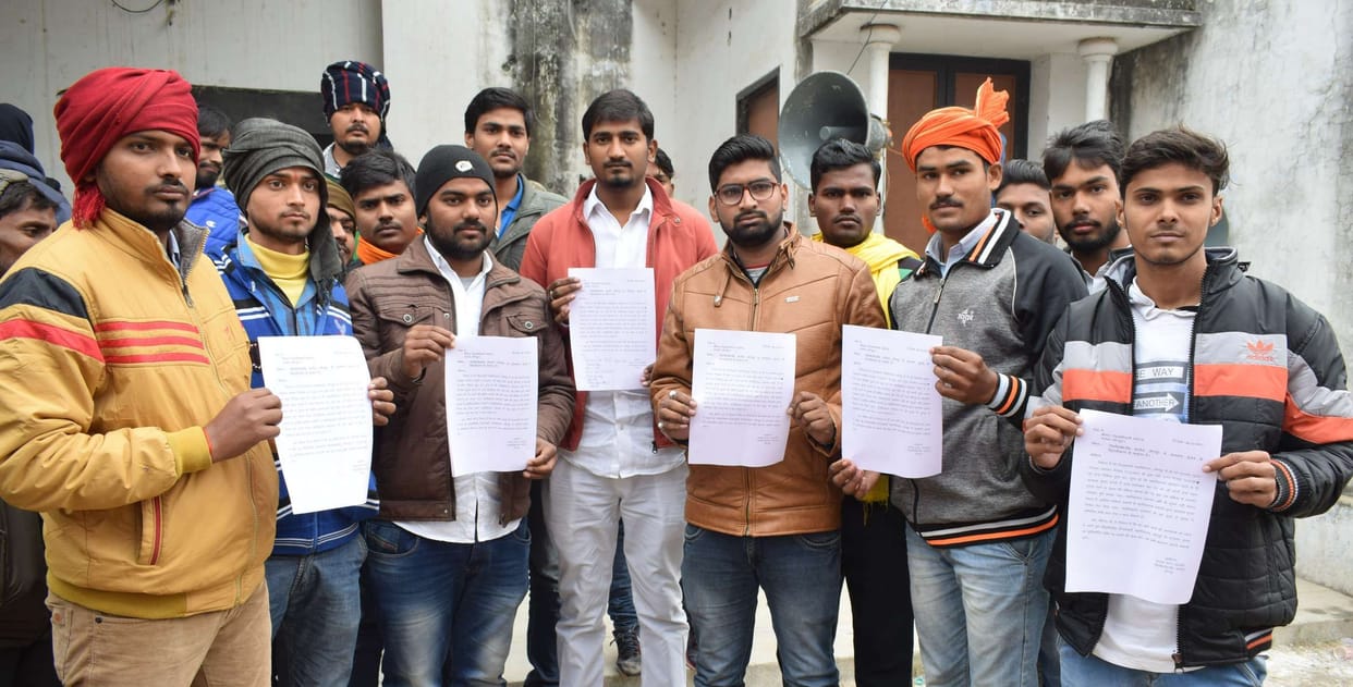 छात्र संघ चुनाव के लिए जिला प्रशासन को सौंपा ज्ञापन