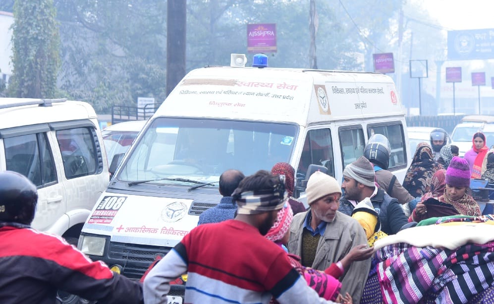 Due to traffic problem ambulance faced problem to reach its location