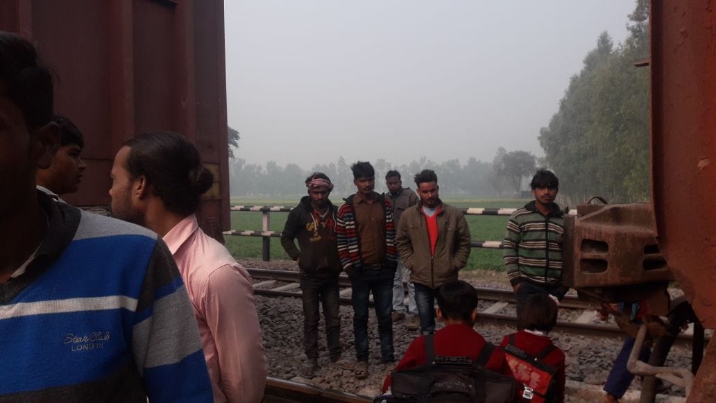A goods train devided into two parts in barabanki.