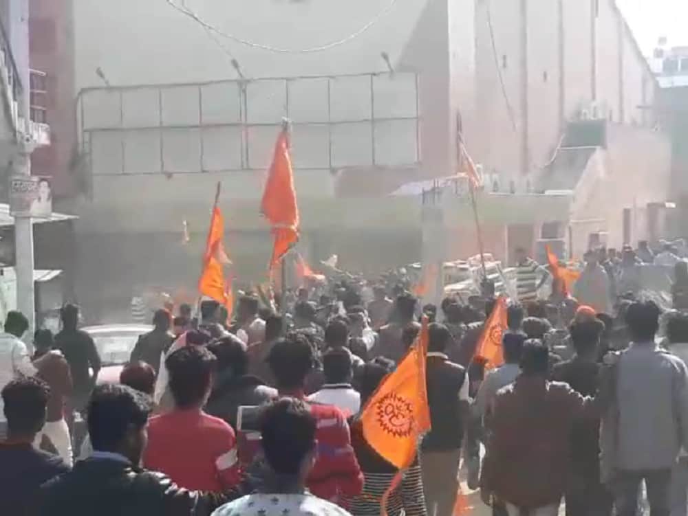 protest against tiger zinda hai in Jhansi of Uttar Pradesh