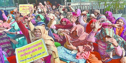 Farmers used the MDA office circle, made mortgages to officers