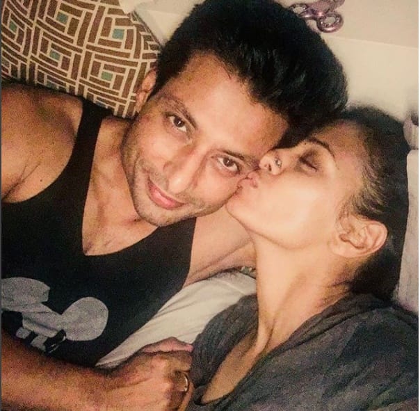 tv actress barkha bisht share cozy photo with husband indraneil sengupta