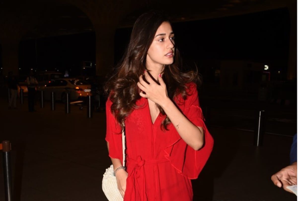 tiger shoff disha patani and ranveer singh spotted at mumbai airport 