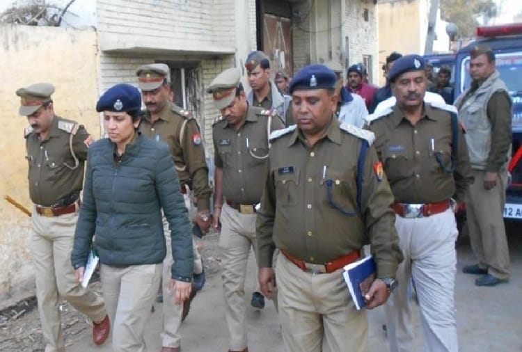 Double Murder in Meerut, SSP manjil Saini in action, see pictures of the injured