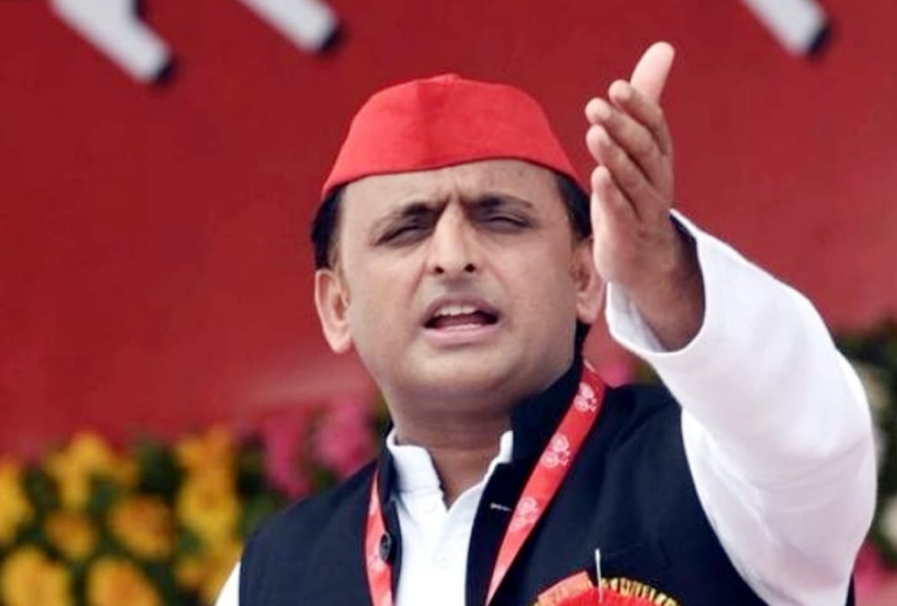 akhilesh yadav press conference in taj hotel on farmers issue 