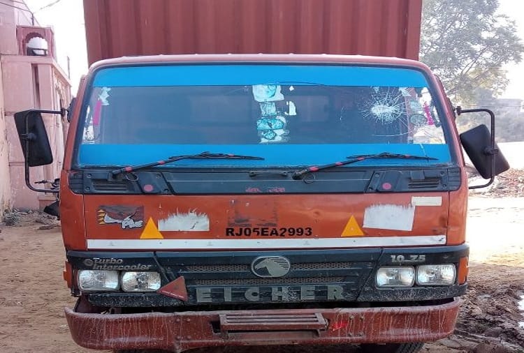 rajasthan alwar cow smuggler used Courier vehicles