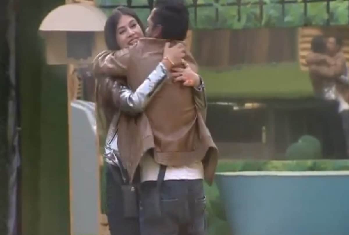 Puneesh Sharma and Bandgi Kalra celebrating Rose Day before Valentine's Day