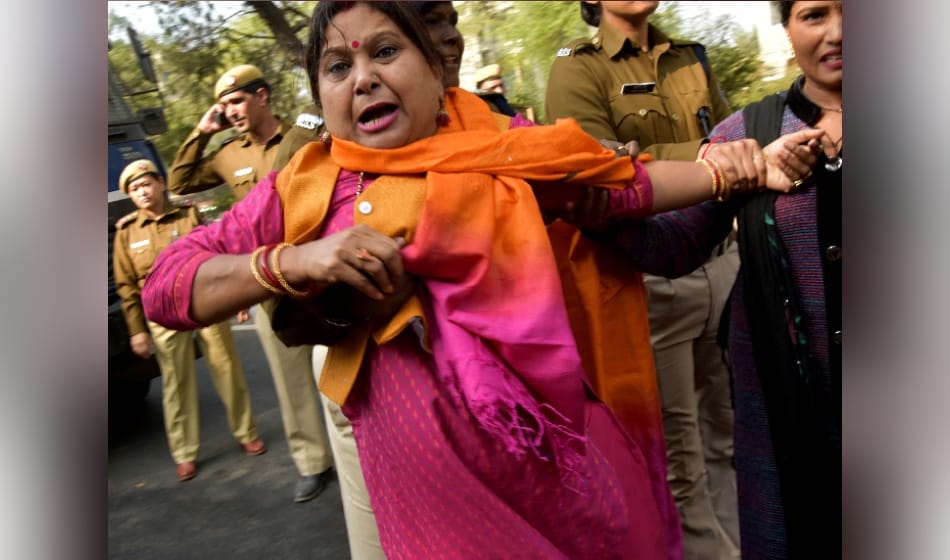 bjp protested against water price hike in delhi by aap