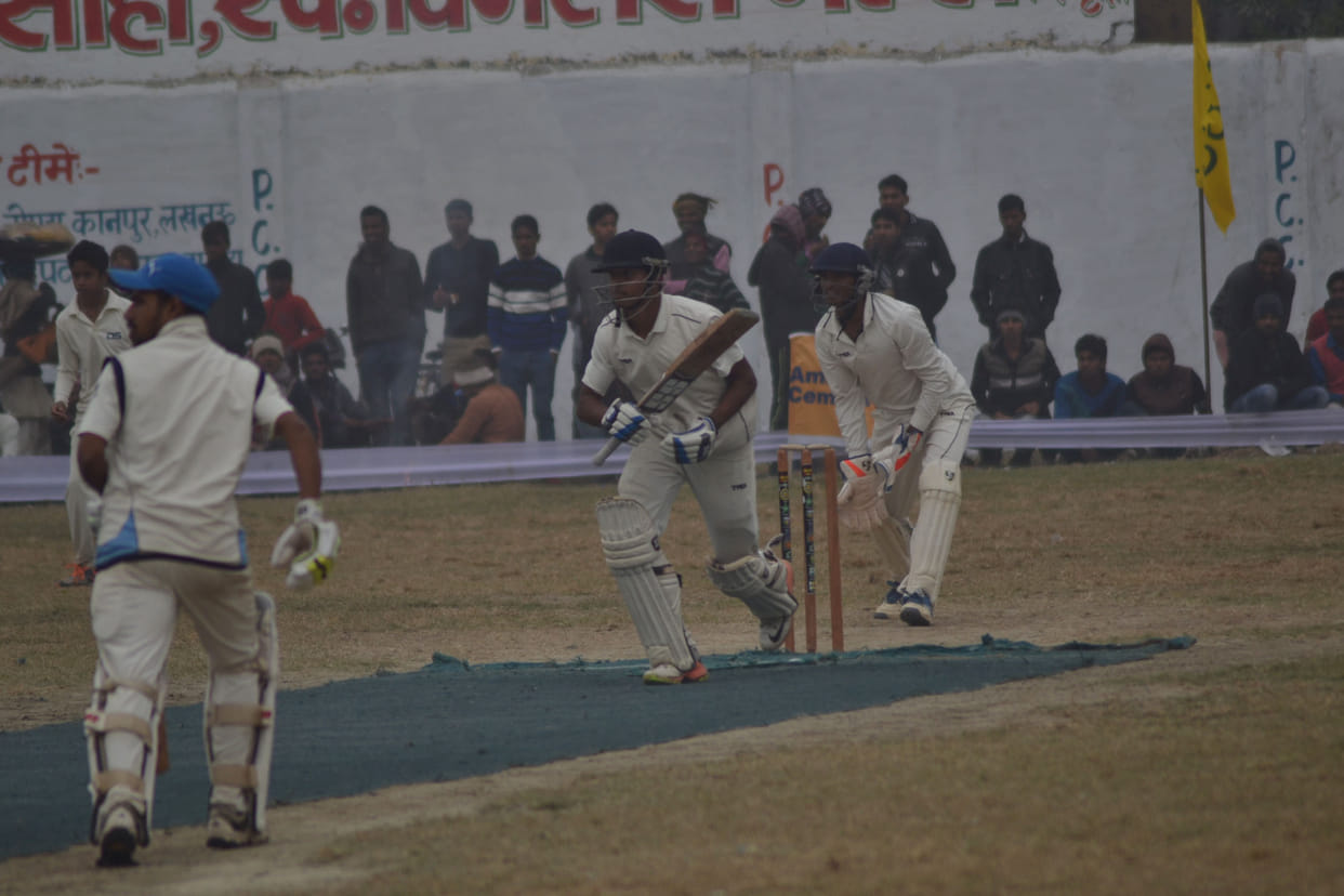 DLW defeated Noida by Varanasi team.