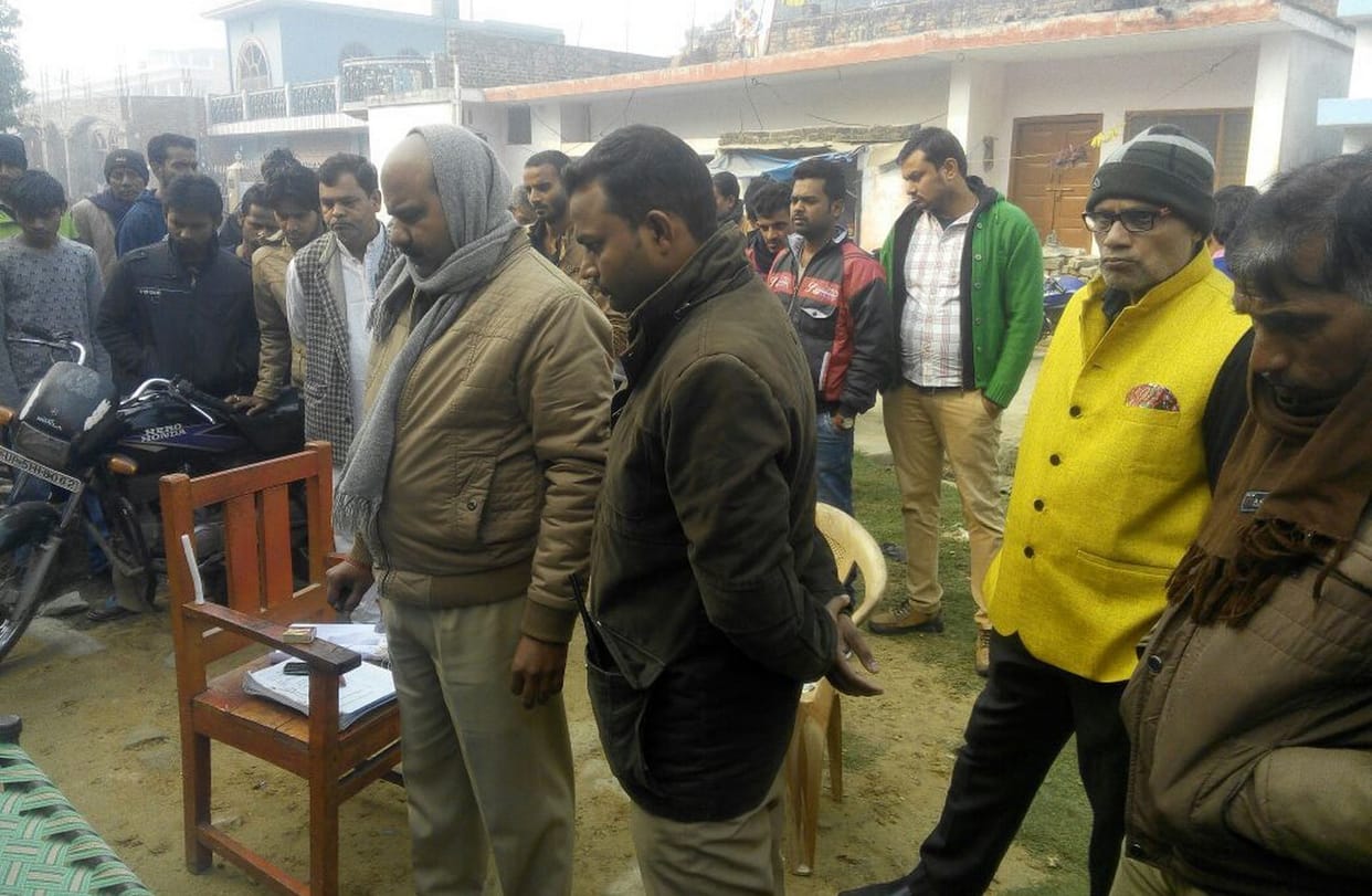 फंदे से लटका मिला सेल्समैन का शव